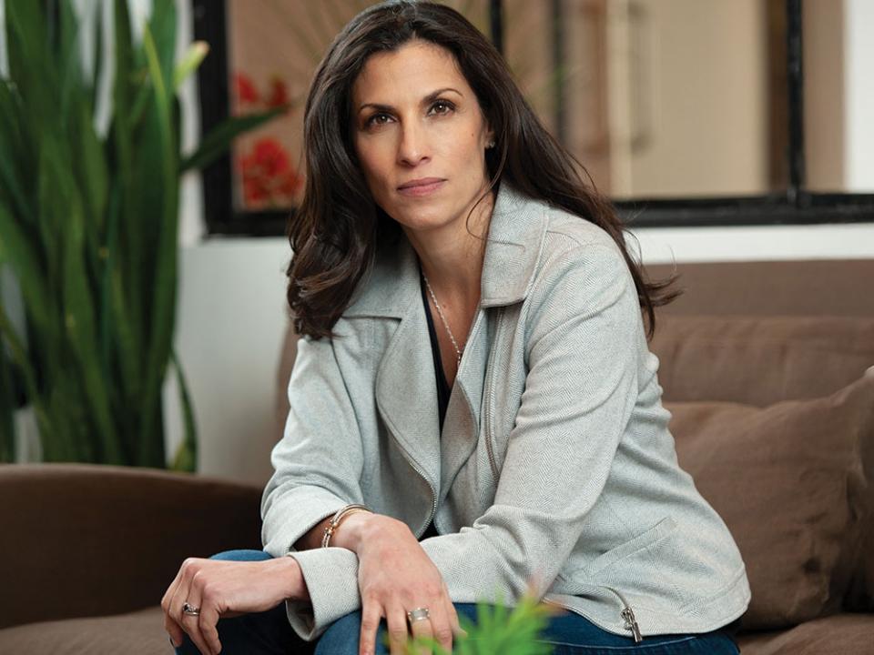 Darra Gordon. Photo by Liz Farrell Photography.